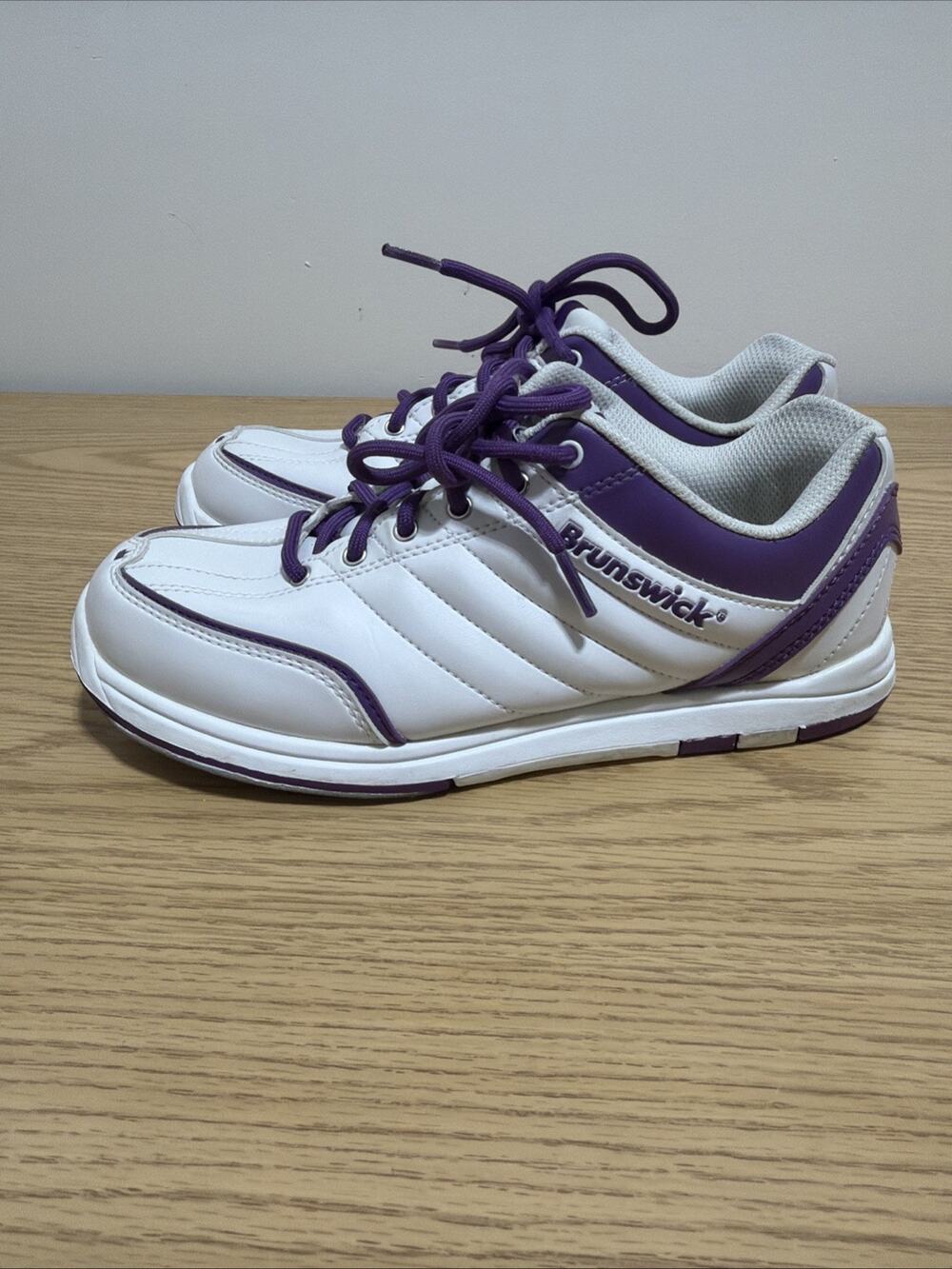 Brunswick Womens Bowling Shoes Diamond Purple & White L-013 Size 7.5